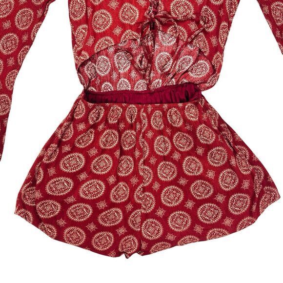 Sadie & Sage Cold Shoulder Bell Sleeve Romper S Burgundy Bohemian Beach Jumpsuit - Picture 7 of 14